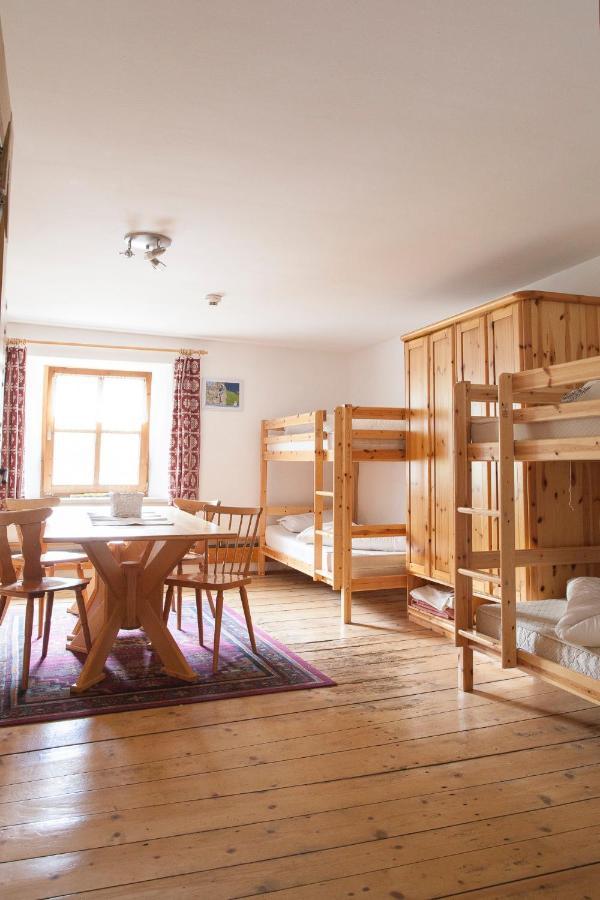 Romedihof Backpacker Hostel Karrosten ภายนอก รูปภาพ