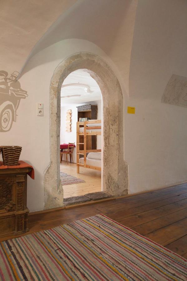 Romedihof Backpacker Hostel Karrosten ภายนอก รูปภาพ