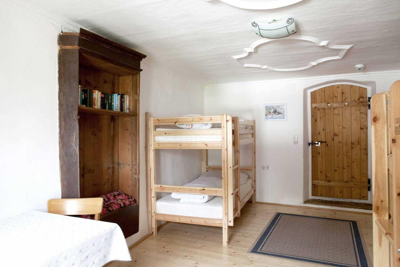 Romedihof Backpacker Hostel Karrosten ภายนอก รูปภาพ