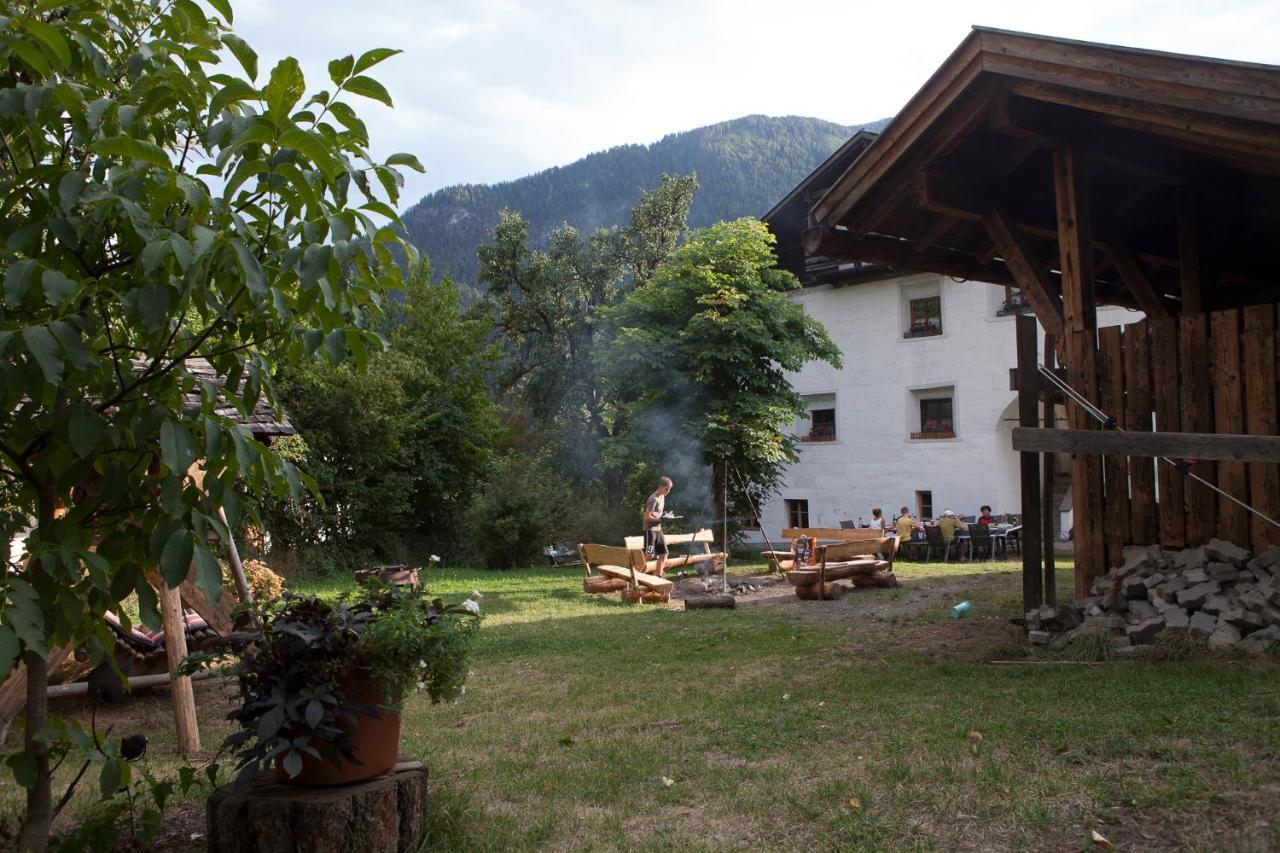 Romedihof Backpacker Hostel Karrosten ภายนอก รูปภาพ